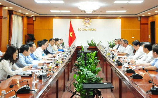 Bộ Công Thương phối hợp với Bạc Liêu gỡ khó cho các dự án điện gió, điện khí LNG