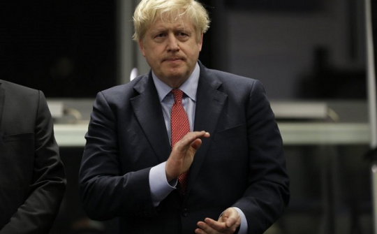 [Quốc tế nổi bật] Thủ tướng Anh đau đầu vì thu nhập thấp