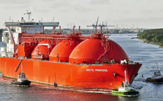 Giá khí LNG khu vực Châu Á tăng mạnh bất chấp thị trường đang vào mùa thấp điểm