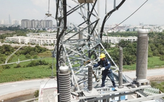 Hơn 80% khách hàng TP. Hồ Chí Minh có thể theo dõi lượng điện năng tiêu thụ hàng ngày