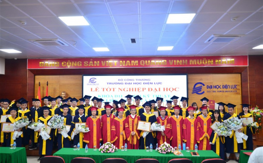 Trường Đại học Điện lực: Trang trọng Lễ tốt nghiệp Đại học chính quy khóa D11 - khối Kỹ thuật, D13 Liên thông và khóa cũ