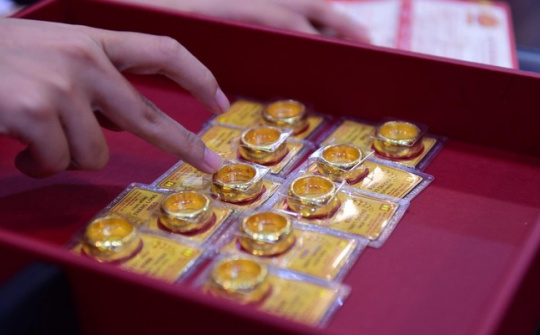 Giá vàng thế giới tiệm cận mức cao nhất 6 tuần trở lại đây