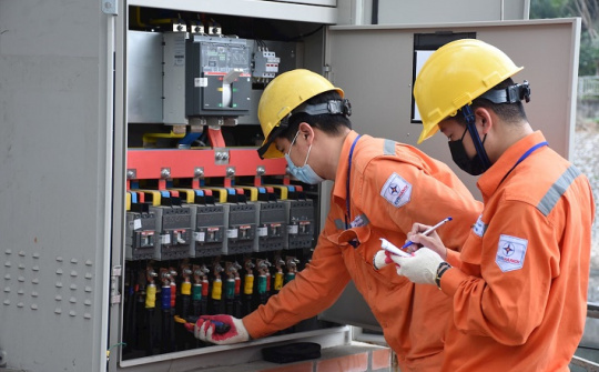 EVNHANOI: Sẵn sàng đảm bảo điện dịp Hè 2021