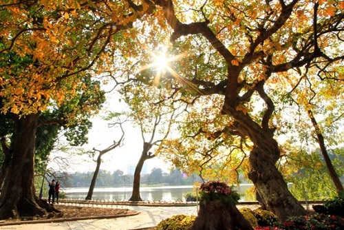 Thời tiết 22-4: Miền Bắc nhiệt độ tăng cao; Miền Nam mưa to cục bộ