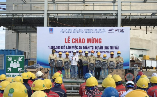 Dự án Kho chứa 1 triệu tấn LNG tại Thị Vải chào mừng mốc 1 triệu giờ làm việc an toàn