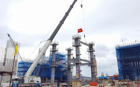 Lắp đặt kết cấu lò hơi số 1 dự án Nhiệt điện Vân Phong 1