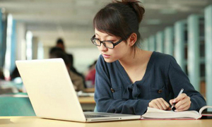 Nhân tố ảnh hưởng đến ý định khởi nghiệp của sinh viên ngành kế toán Khoa Tài chính - Thương mại (HUTECH)