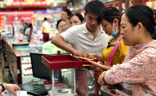 Giá vàng tăng nhẹ trở lại, đạt 55,2 triệu đồng/lượng