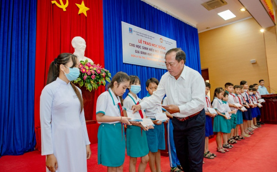 PV GAS trao tặng 500 suất học bổng trị giá 1 tỷ đồng cho học sinh nghèo hiếu học tại Cà Mau