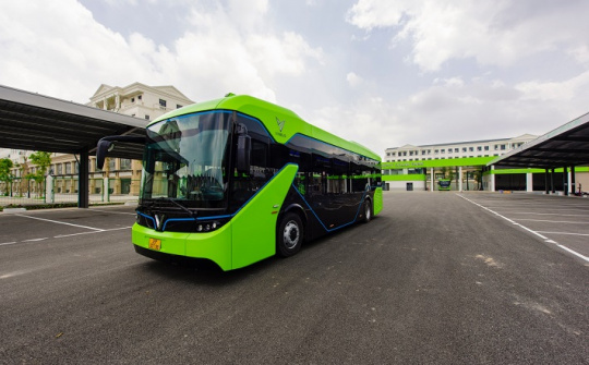 Xe buýt điện của VinBus chính thức đi vào vận hành