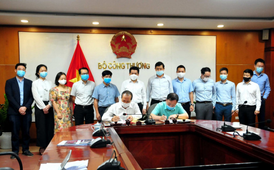 Ký thỏa thuận hợp tác về chuyển đổi số giữa Bộ Công Thương và Tập đoàn Công nghiệp - Viễn thông quân đội Viettel