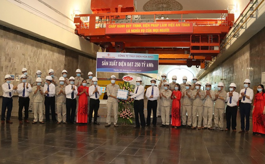 Thủy điện Hòa Bình đạt mốc sản xuất 250 tỷ kWh điện