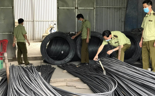 Quản lý thị trường tăng cường kiểm tra giá mặt hàng thép xây dựng