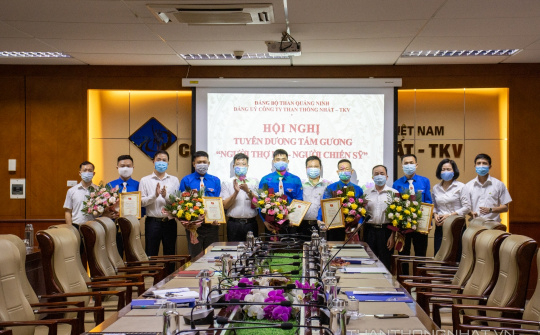 Than Thống Nhất: Tuyên dương tấm gương “Người thợ mỏ - Người chiến sỹ”