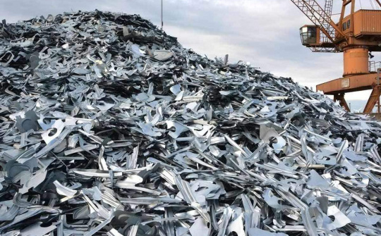 Giá thép phế liệu tại Việt Nam lần đầu giảm nhẹ sau 29 tuần tăng giá liên tục