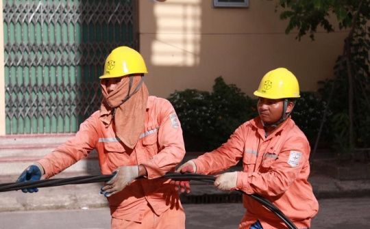 Tiêu thụ điện cao kỷ lục do nắng nóng