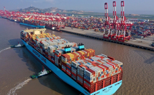 Thiếu hụt container rỗng trở nên trầm trọng hơn, nhiều hãng tàu lớn huỷ ghé các cảng phía Nam Trung Quốc