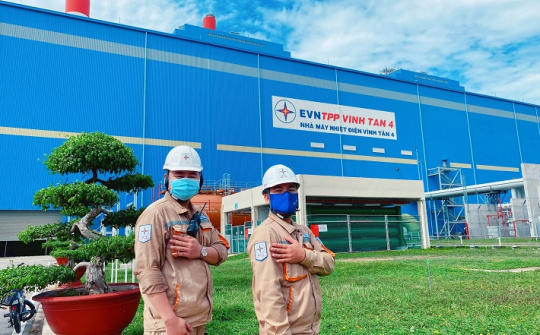Tự hào logo “EVNTPP VINH TAN 4” bên ngực áo