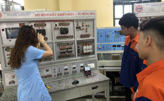 Ứng dụng mô hình điều khiển Điện – Tự Động Hóa trong giảng dạy tích hợp