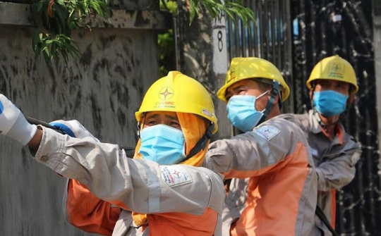 Công suất tiêu thụ điện toàn quốc lập đỉnh mới