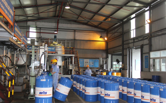 Công ty CP Vật tư - TKV chủ động sản xuất, đáp ứng các sản phẩm dầu nhờn Cominlub