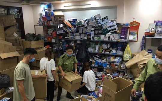 Quản lý thị trường Hà Nội: Kiểm tra, xử lý 2 cơ sở kinh doanh chuyên bán hàng qua mạng