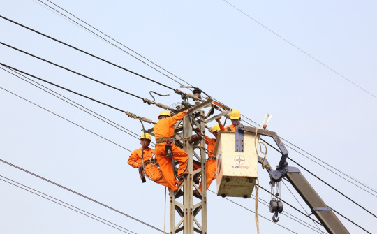 "Bí kíp" kiểm soát tổn thất điện năng của PC Đà Nẵng