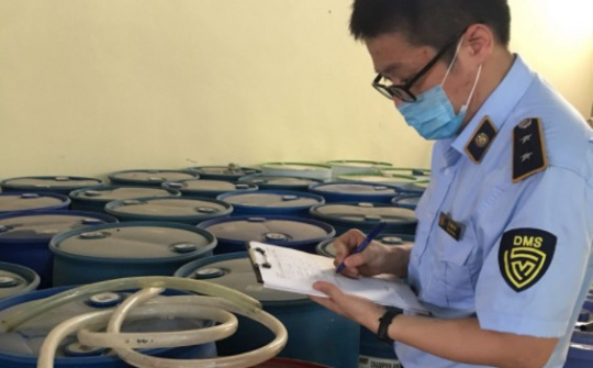 Thanh Hóa: Kiểm tra cơ sở sản xuất phụ gia bảo vệ động cơ xe máy có dấu hiệu giả mạo xuất xứ