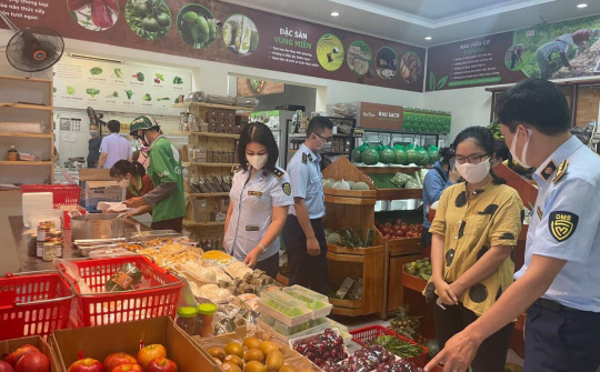 Hà Nội: Thành phố đảm bảo nguồn cung thiết yếu, khuyến cáo người dân không dự trữ hàng hóa