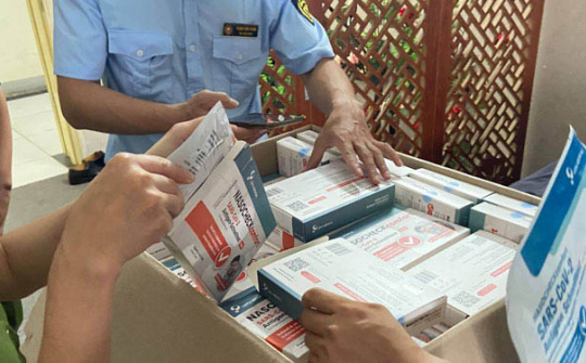 Thu giữ hơn 3.000 que test nhanh Covid-19 bán trôi nổi, không nguồn gốc