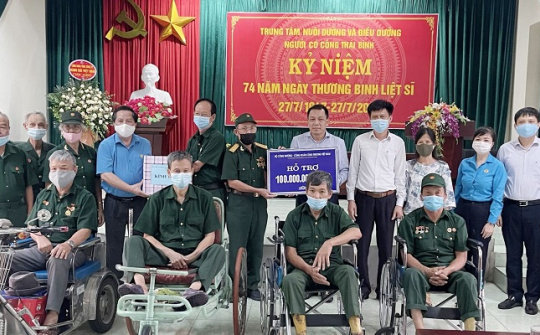 [Truyền thống Công Thương] Bộ Công Thương tri ân các thương, bệnh binh tại Thái Bình