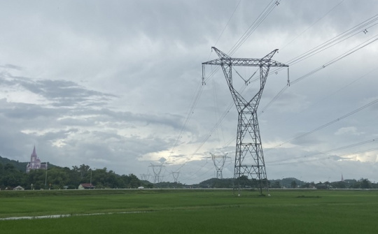 Đường dây 500kV đấu nối NMNĐ Nghi Sơn 2 vào hệ thống điện quốc gia được đóng điện thành công