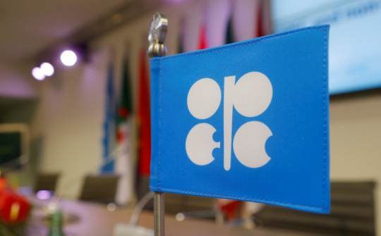 Giá dầu thô ổn định, liên minh OPEC+ đối mặt nguy cơ tan vỡ