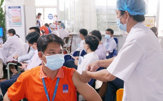 Petrovietnam: “Chiến dịch” vắc-xin là nhiệm vụ trọng tâm