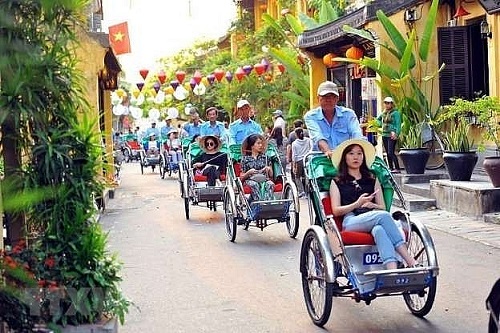 Yếu tố ảnh hưởng đến năng lực cạnh tranh của các doanh nghiệp lữ hành Hà Nội trong bối cảnh Covid-19