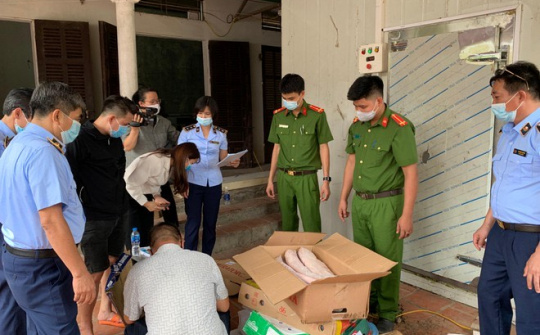 Hà Nội: Gần 3.000 kg thực phẩm không rõ nguồn gốc bị phát hiện