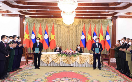 EVN ký kết 3 biên bản ghi nhớ hợp tác nghiên cứu mua bán điện với các chủ đầu tư thủy điện tại Lào