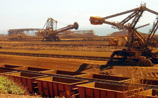 Giá quặng sắt bốc hơi 40% chỉ sau 3 tháng, dự báo sẽ giảm về còn 100 USD/tấn trong năm sau