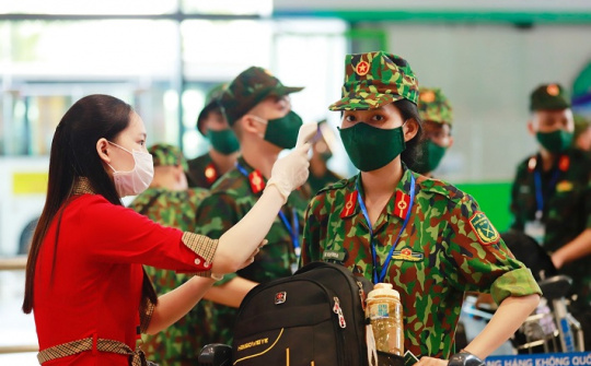Thêm hàng ngàn quân nhân vào thành phố Hồ Chí Minh hỗ trợ chống dịch