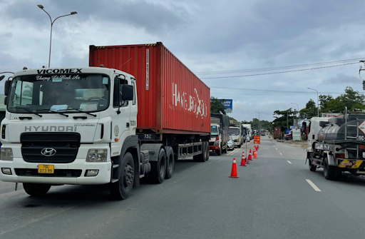 Không ban hành “giấy phép con” làm cản trở lưu thông hàng hóa