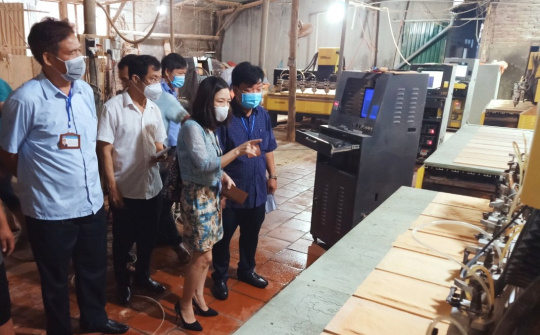 Vĩnh Phúc: Nghiệm thu đề án “Hỗ trợ kinh phí đầu tư máy móc  thiết bị tiên tiến trong sản xuất Mộc” tại cơ sở sản xuất Nguyễn Văn Tuấn
