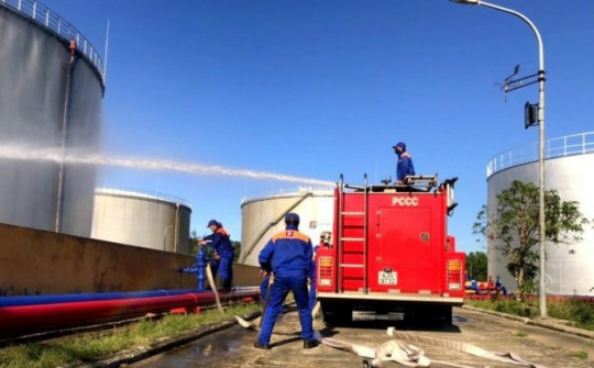 Tổng kho xăng dầu Đà Nẵng: An toàn phòng dịch không quên an toàn phòng chống cháy nổ