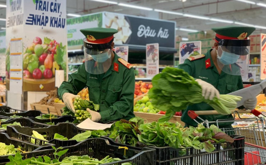 Central Retail "mạnh tay" chi 1 tỷ đồng mua 10.000 gói combo nông sản tặng 3 tỉnh, thành phố