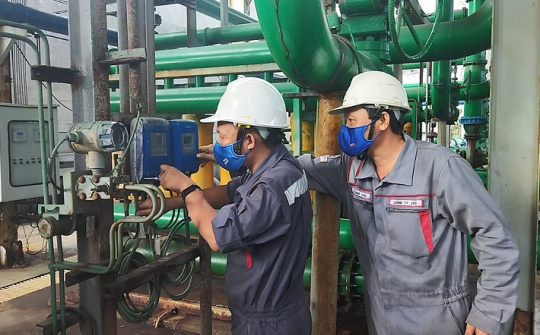 [Truyền thống Công Thương] Những người thầm lặng gìn giữ nguồn điện trong 'mùa dịch'