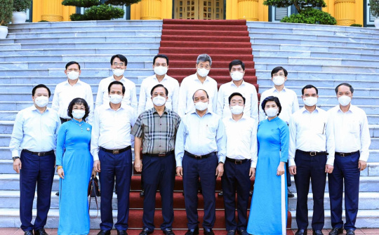 Chủ tịch nước Nguyễn Xuân Phúc: Trong đại dịch Covid-19 Việt Nam rất cần những nhân tố điển hình của ngành Dệt May