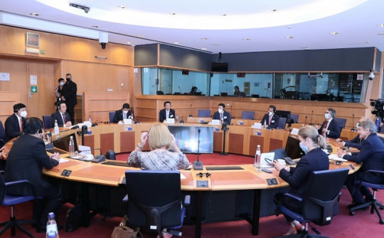 Bộ trưởng Nguyễn Hồng Diên tiếp xúc, thúc đẩy hợp tác với cộng đồng doanh nghiệp Bỉ