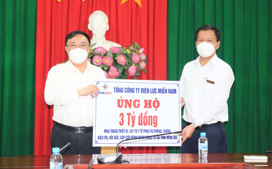 EVNSPC tiếp tục ủng hộ trang thiết bị, vật tư y tế chống dịch cho các tỉnh phía Nam