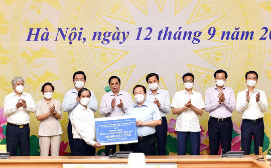 Petrolimex ủng hộ 30 tỷ đồng hưởng ứng chương trình “Sóng và máy tính cho em”