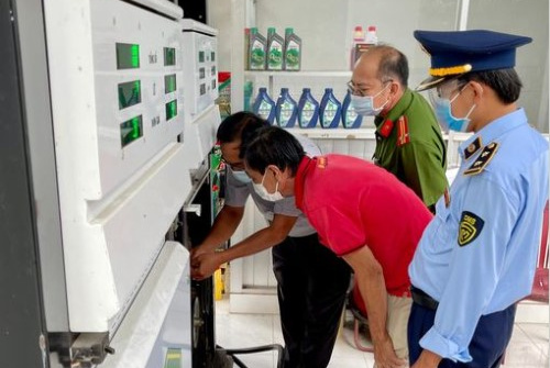 An Giang: Phát hiện cây xăng tháo dỡ niêm phong, kẹp chì