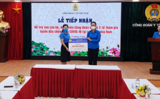 Công đoàn TKV tặng 1.000 suất quà trung thu cho con cán bộ ngành Y tuyến đầu phòng, chống dịch Covid - 19